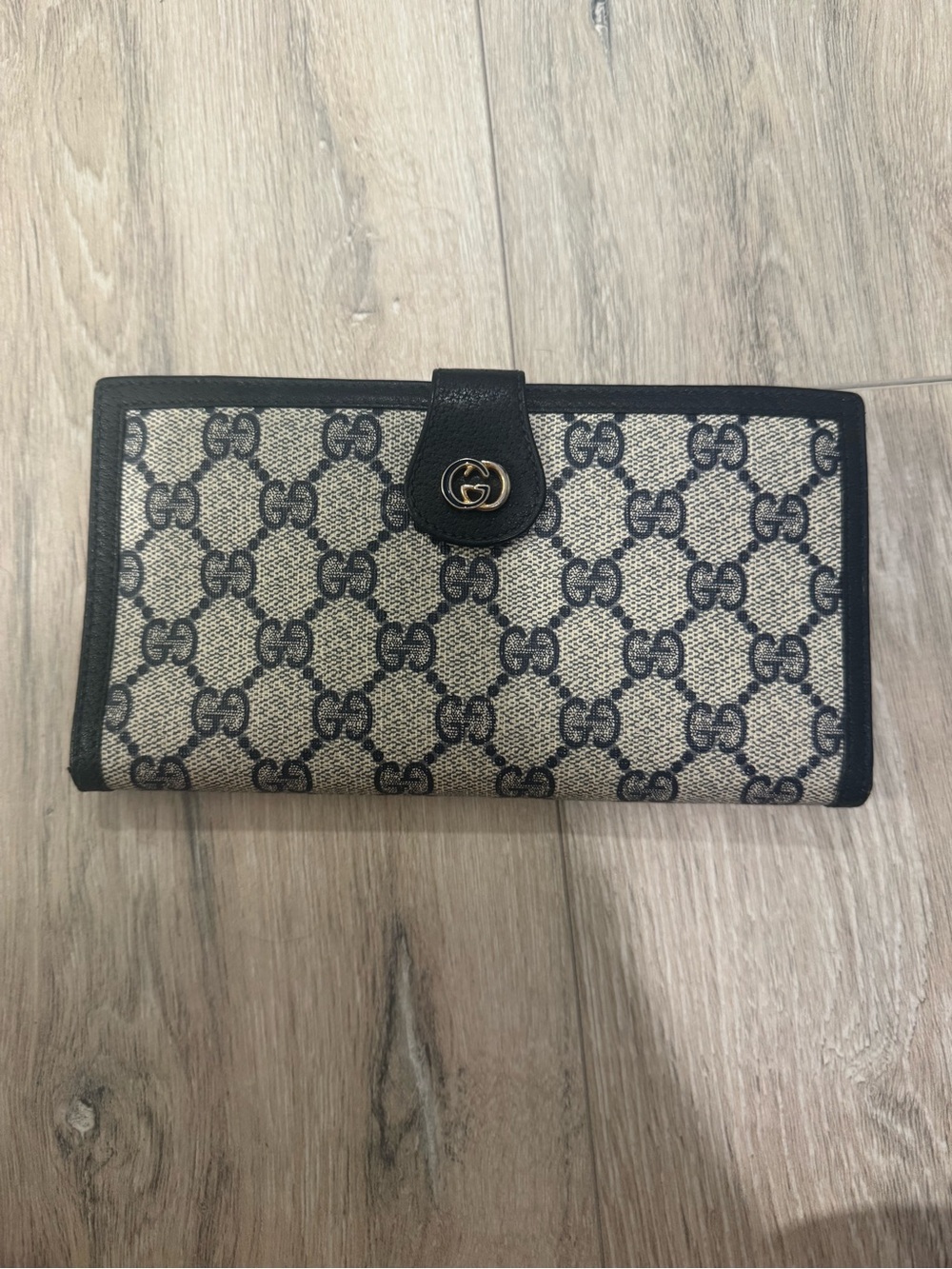 Gucci wallet